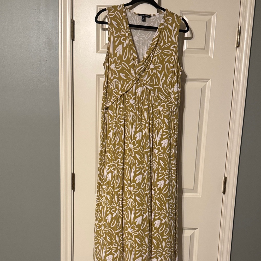 Floral Sleeveless Maxi Dress - Olive and White